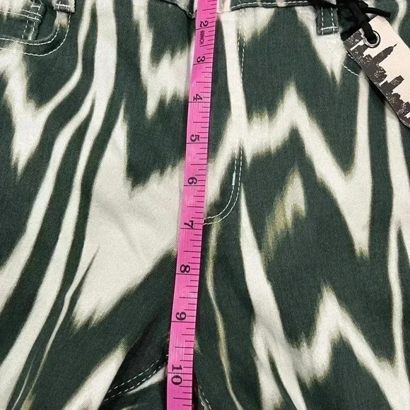 [10]Jones New York Green  Tie Dye Sutton Straight Leg Jeans - Picture 4 of 7